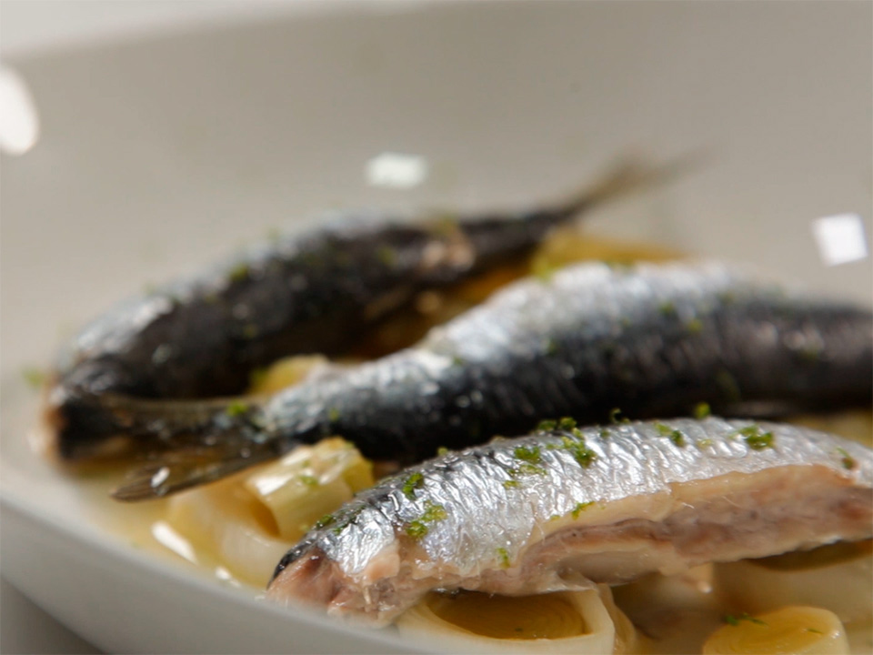 Receta paso a paso: Sardinas al horno con puerros y ...